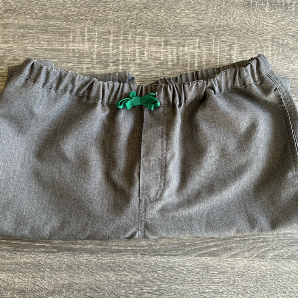 FIGS scrub pants - Picture 4 of 7